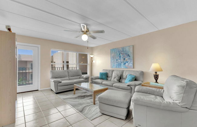 Beachfront Convenience w/o the Beachfront Price! - Foto 11