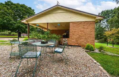 Game Nights, BBQs and Family Fun Union Grove Escape - Foto 34