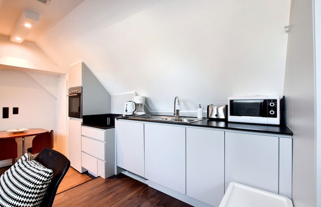 Studio in Former Coach House - Photo 4