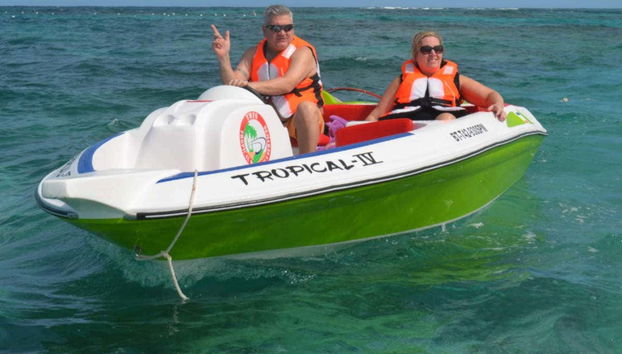 In motoscafo ai Caraibi