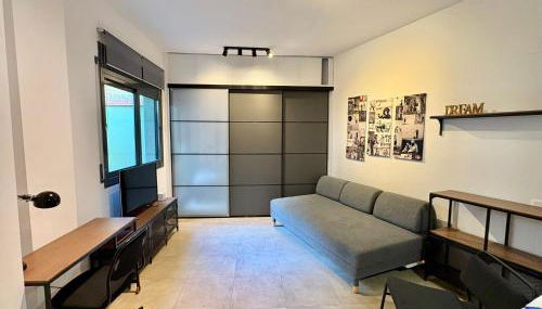 Urban Manesa city center apartment with private patio - Foto 5