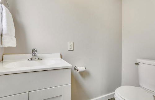 Historic Farmhouse in Layton with Deck! - Foto 14