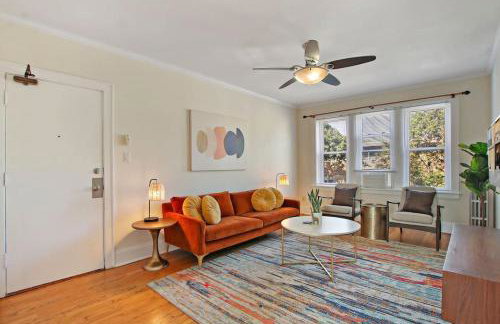 Ideal, Spacious & Furnished 1BR Apartment - Cullom C2 - Photo 1