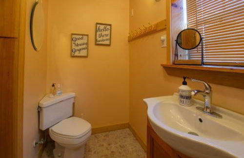 Stay In Ohiopyle - closest place to the GAP trail in Ohiopyle, PA, Hot Tub - Foto 32