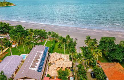 Belíssima casa pé na areia com jacuzzi - Foto 3