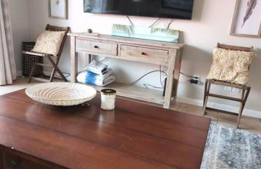 Quiet 2 bedroom condo on Gulf with pool and pond - Photo 18