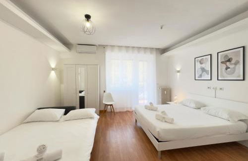 Golden Essence Apartment - terrace & metro - Foto 13