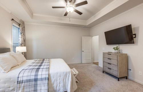 1 Mi to Lake Lanier Modern Home with Patio and Yard! - Foto 11