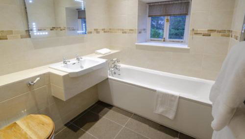 Cottage No1 Four Bed Lakeland Retreat and Hot Tub - Photo 5