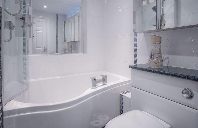 Goscar Court - 1 Bedroom Apartment - Tenby - Photo 23