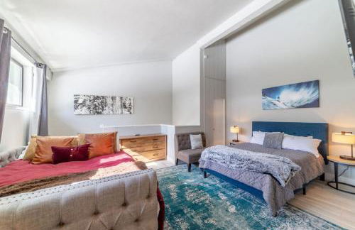 Guest Favorite Spacious Remodeled 2 Bdrm 2 Ba Mountain Views - Photo 17