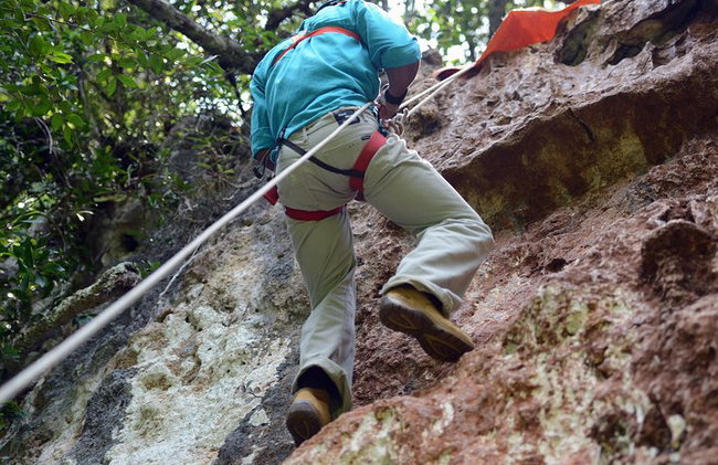 Bombeo de adrenalina Caída del agujero negro: rappel en la sucursal de las cuevas de Ian Anderson - Foto 10