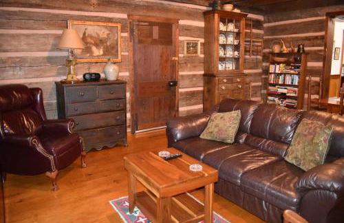 Restored1850s log cabin, with gazebo and gardens! 1 mile to downtown Weaverville - Foto 38