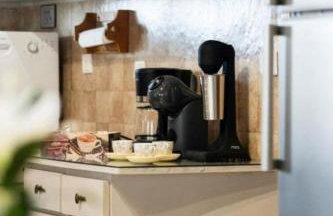 Red Roses-Traditional House - Photo 32