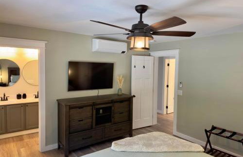 New 2023 Waterfront Home near Acadia with Hot Tub - Foto 13