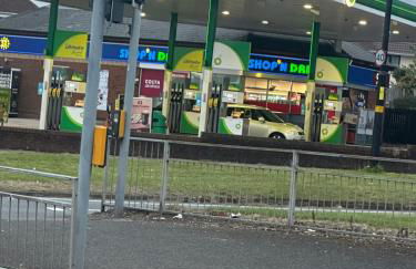 Double bed Quinton ,Studio Fast WiFi,Netflix, No deposit Required - Foto 14