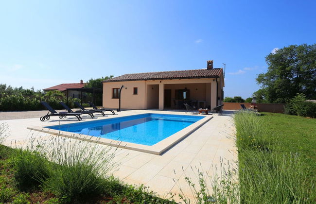 Nina With a Heated Pool - Foto 14