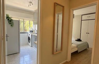 2BR Estoril Apartment - Near Estoril Beach & Cascais - Sleeps 4 - Foto 15