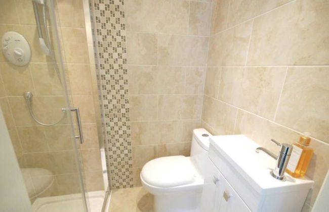 Immaculate 3-bed House in Waltham Cross - Foto 6