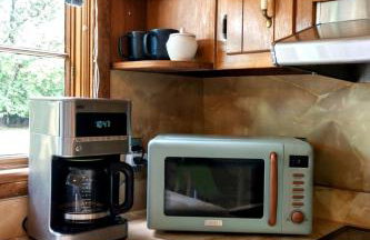 Charming Countryside Home with Yard and Office - Foto 10