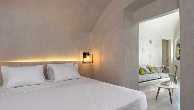 Rhenia Suites-Prive Jacuzzi&Caldera View - Foto 2, Habitación