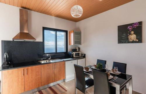 Marina View Apartment - Pool & stunning ocean view - Photo 30