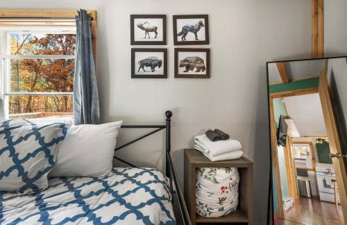 Cozy Cabin w Lake, Hot Tub, Huge Deck & Fire Pit - Foto 26