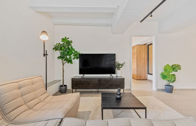 Clausen Charm Contemporary Retreat ID210 - Photo 14