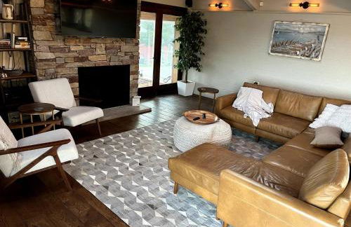 Secluded Luxury Retreat: 15 Acres, Views, Hot Tub - Foto 13