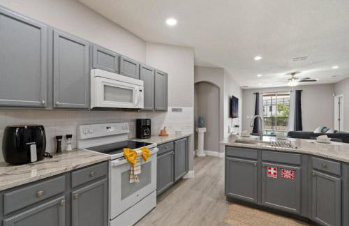 Family-Friendly 5BR Getaway Game Room Fun - Foto 5