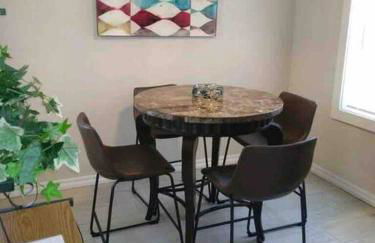 Charming 2 bedroom Retreat minutes from Downtown - Foto 10