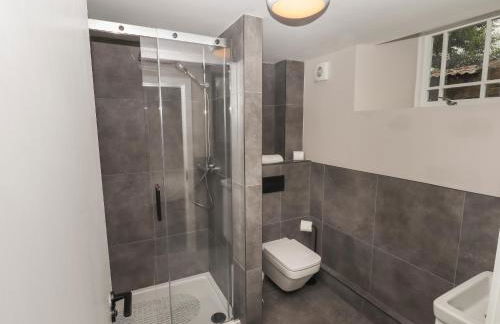 Strength Rooms - Photo 11