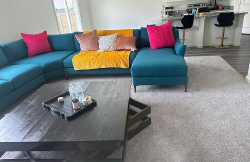 Cozy Modern Retreat, Comfortable and Spacious - Foto 26