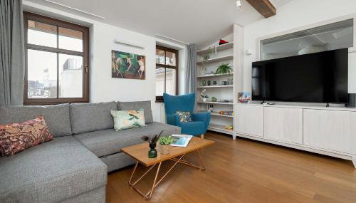 Modern Apartment with Air Conditioning and Terrace near Old Town in Cracow by Noclegi Renters - Foto 1