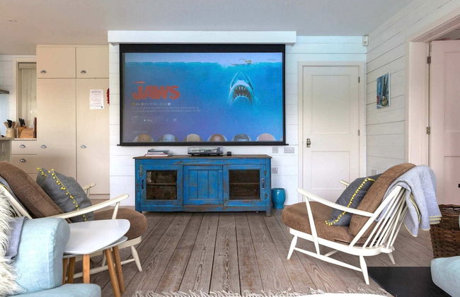 Beachfront House w Pool Steam - Photo 37