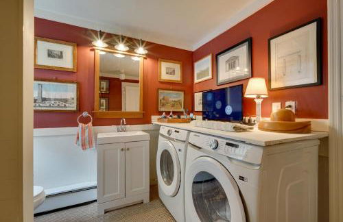 Gorgeous Victorian-Style House with Hilltop Pool! - Photo 28