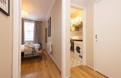 JOIVY Stylish Castle View Flat with Balcony - Foto 16