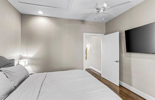 Gorgeous Property Near Convention Center - Foto 11