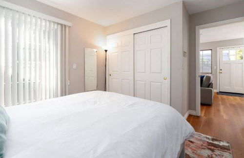 Bright Quiet Comfy 1BR Cottage in Mountain View - Photo 8