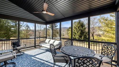 Bright Mountain Cabin with Game Room & Golf Course Views Near Hedgesville, West Virginia - Foto 5