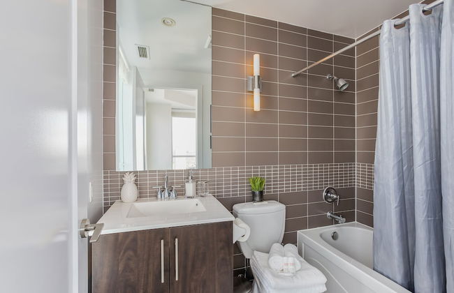 QuickStay - Beautiful Toronto Condo, City Views - Foto 18