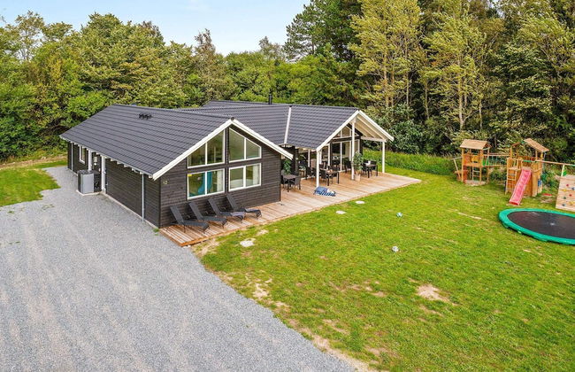 Chic Holiday Home in Hovedstaden near Sea - Foto 35