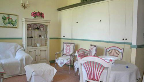 A beautiful 2 persons studio in a chateau with swimming pool - Foto 5