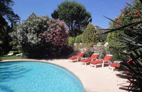 Gite de l'Amandari - classé 3 etoiles Prefecture - piscine chauffée privative, terrasses et jardin, 5 minutes à pied du village - Foto 16