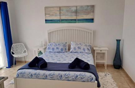 Villa Essence - a unique detached villa with A-C, heated private pool, hottub, gardens, patios and stunning views! - Photo 8