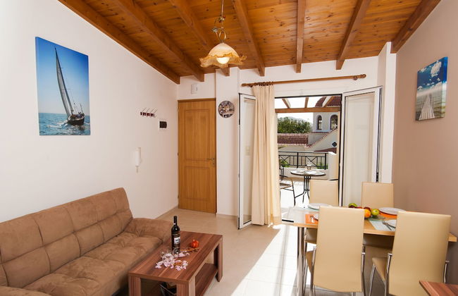 Castello Apartments - Photo 30