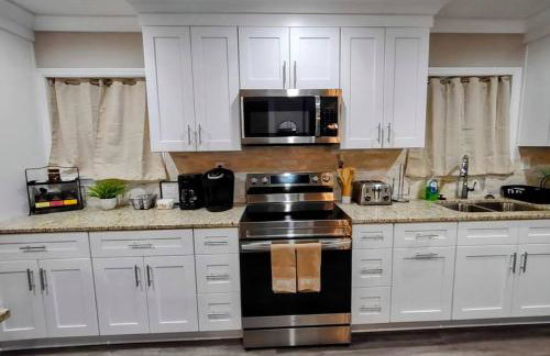 3 Bedroom Jewel: Luxury with Crystal Pool - Foto 28