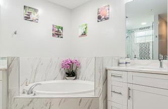 Greenlinks at Lely Luxury White Orchid Fully Renovated Modern 1st floor 3bdr Golf Resort Villa - Photo 17