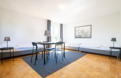 Tolstov Apartments - 1 , 3 and 4 Room Apartments - 20 min Messe DUS & Airport DUS - Foto 9