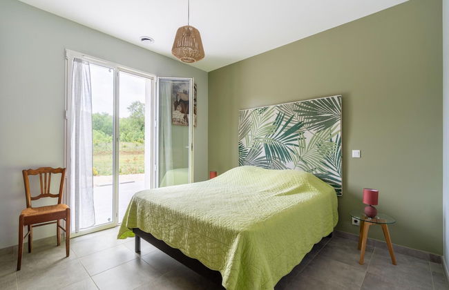 Cosy Holiday Home With Pool - Photo 5